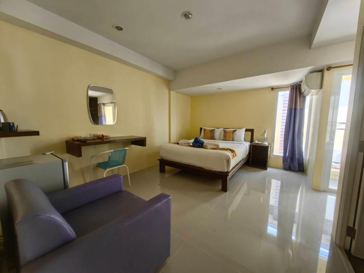 Chom By The Sea Hotel Ao Nam Mao Екстериор снимка