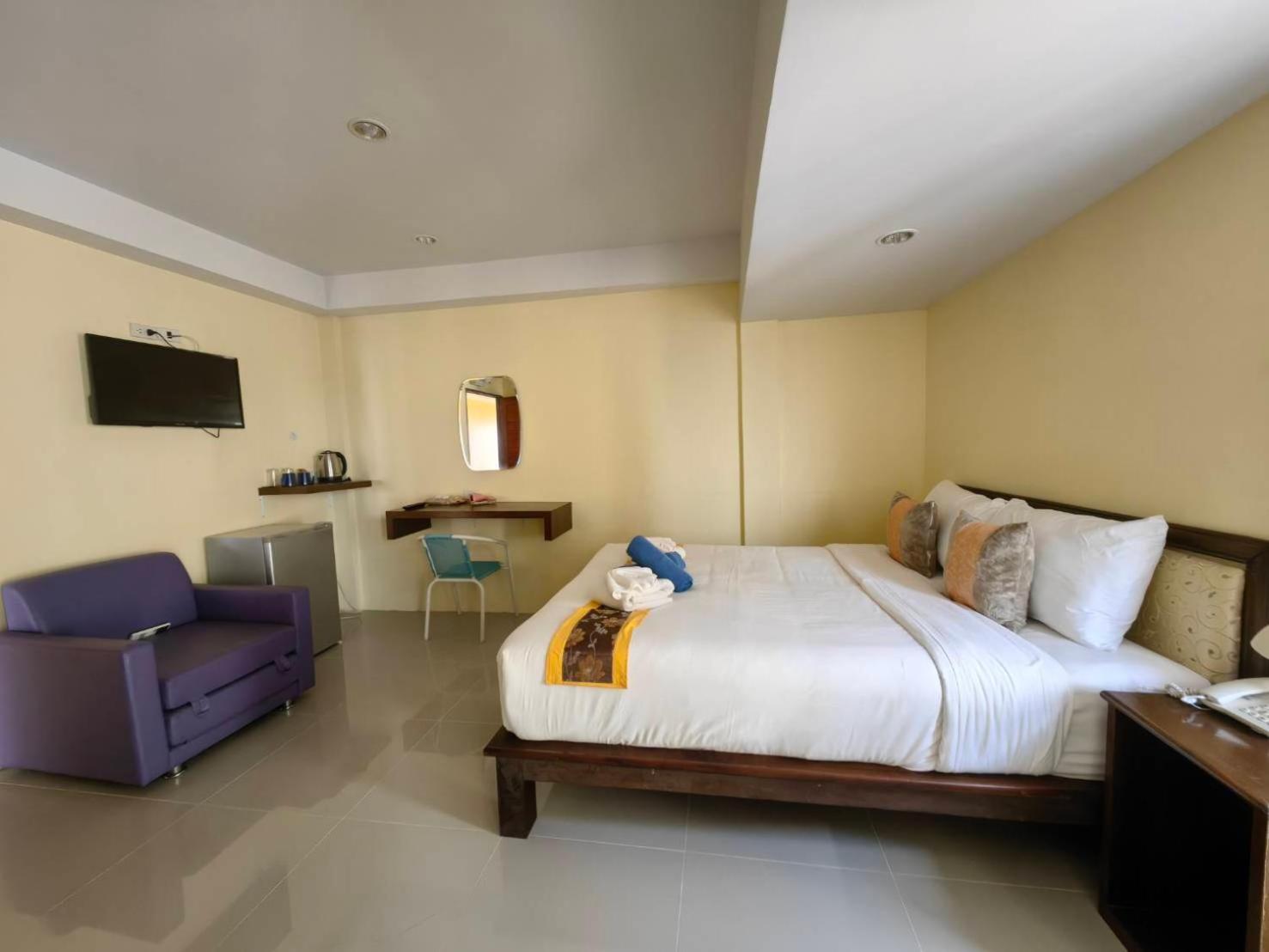 Chom By The Sea Hotel Ao Nam Mao Екстериор снимка