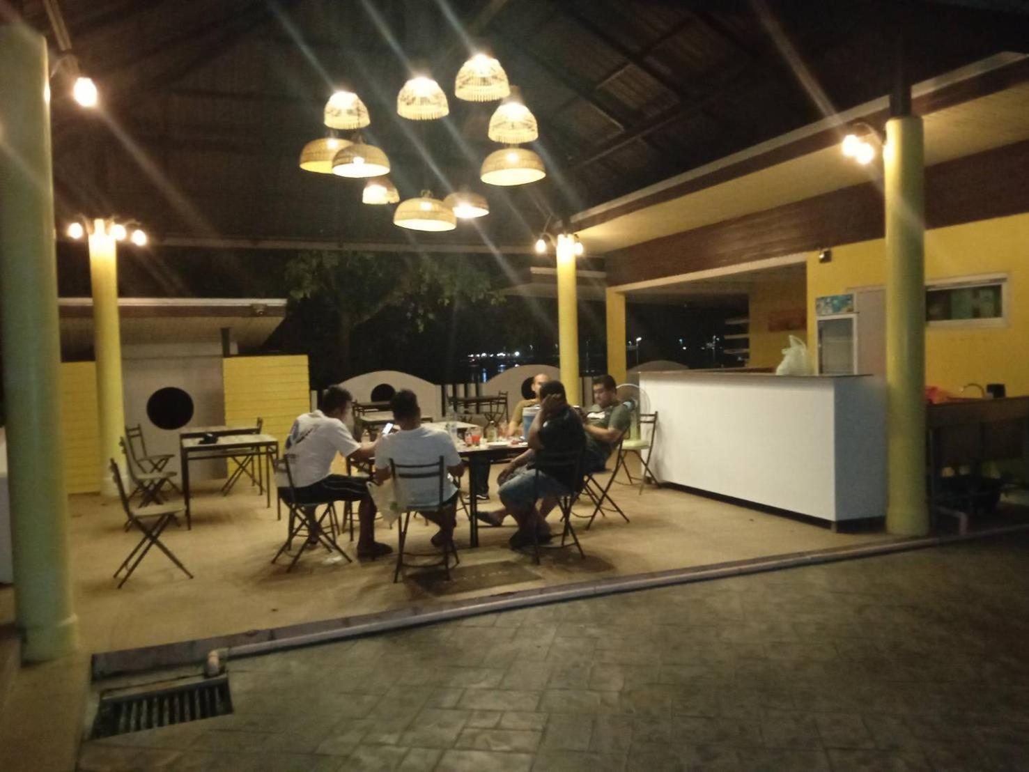 Chom By The Sea Hotel Ao Nam Mao Екстериор снимка