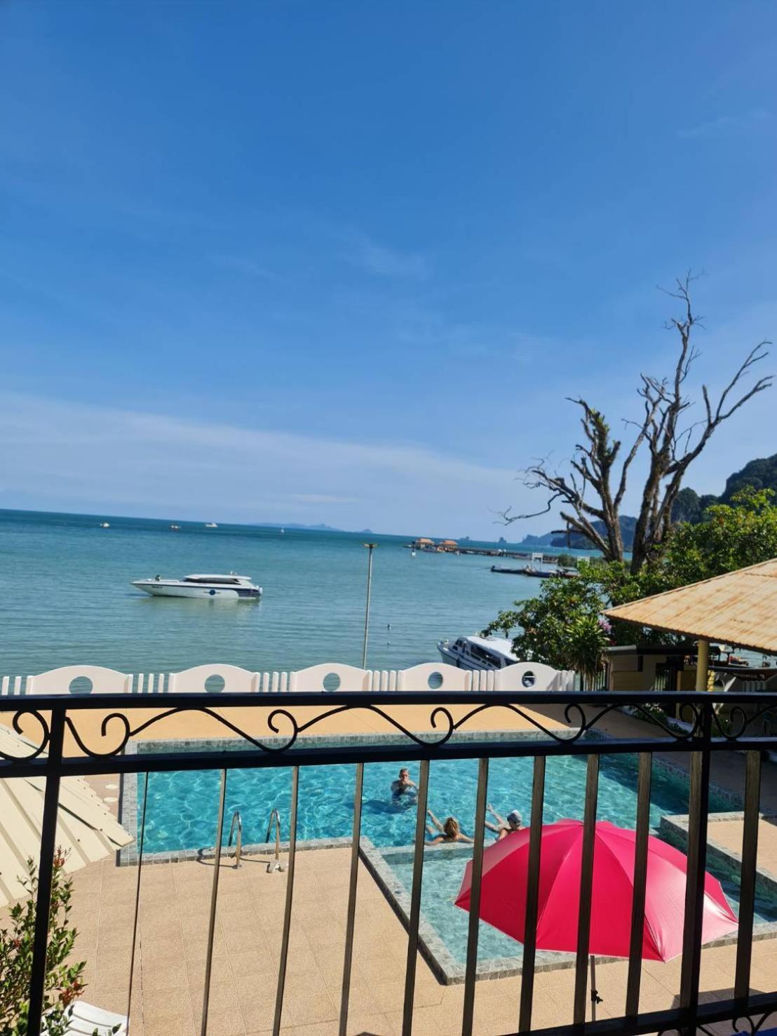 Chom By The Sea Hotel Ao Nam Mao Екстериор снимка