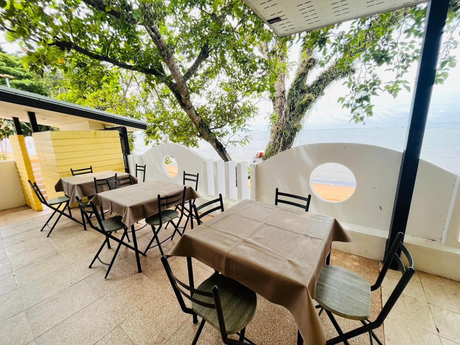 Chom By The Sea Hotel Ao Nam Mao Екстериор снимка
