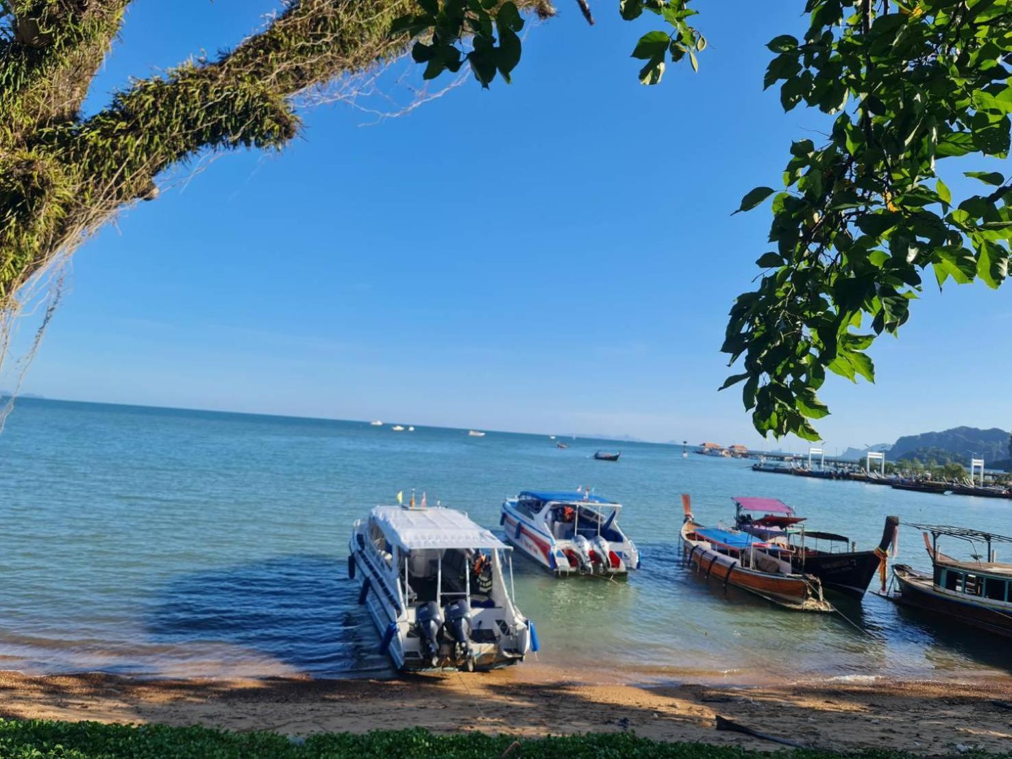 Chom By The Sea Hotel Ao Nam Mao Екстериор снимка