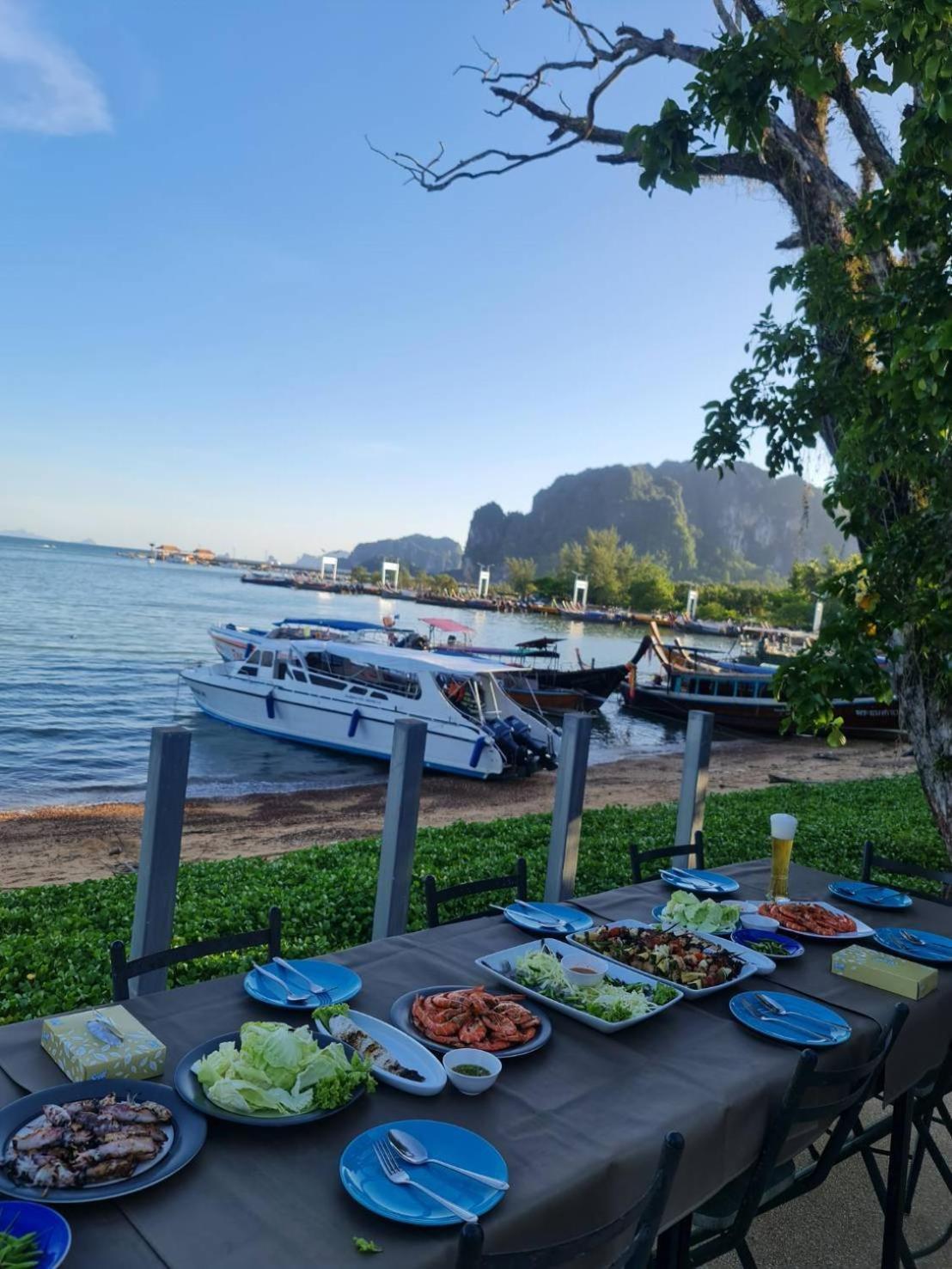 Chom By The Sea Hotel Ao Nam Mao Екстериор снимка