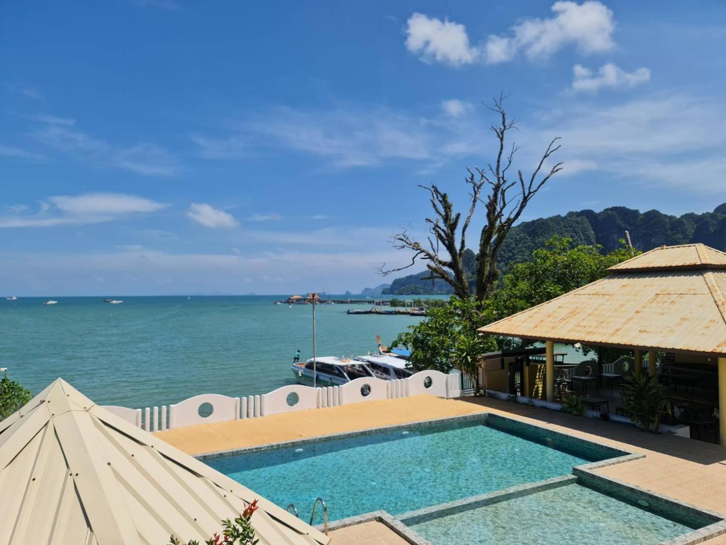 Chom By The Sea Hotel Ao Nam Mao Екстериор снимка